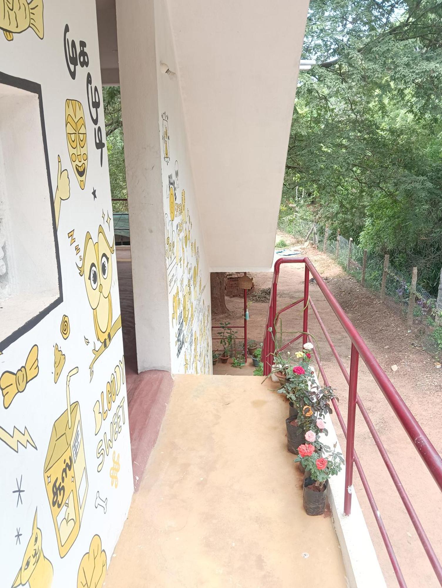Travellers Crib Hotel Auroville Buitenkant foto