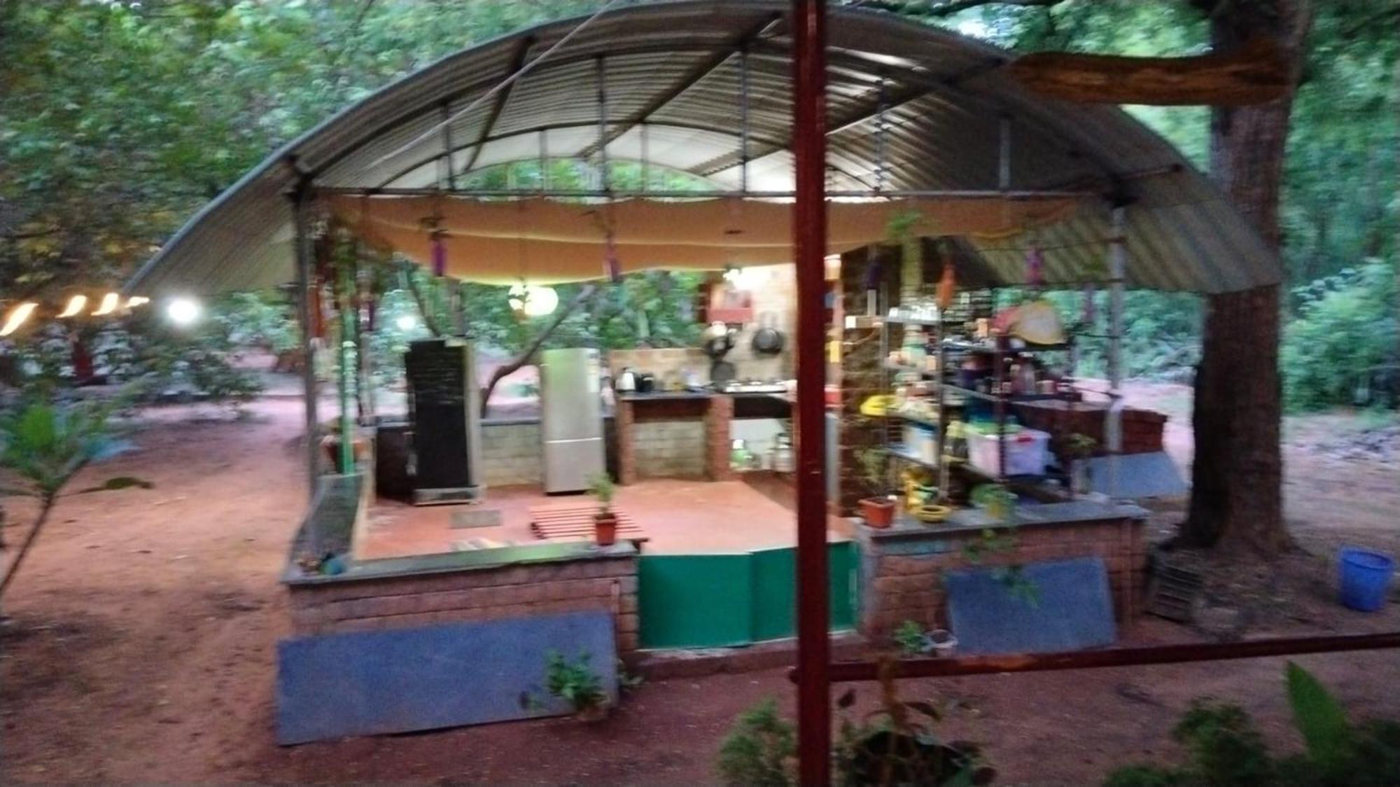Travellers Crib Hotel Auroville Buitenkant foto