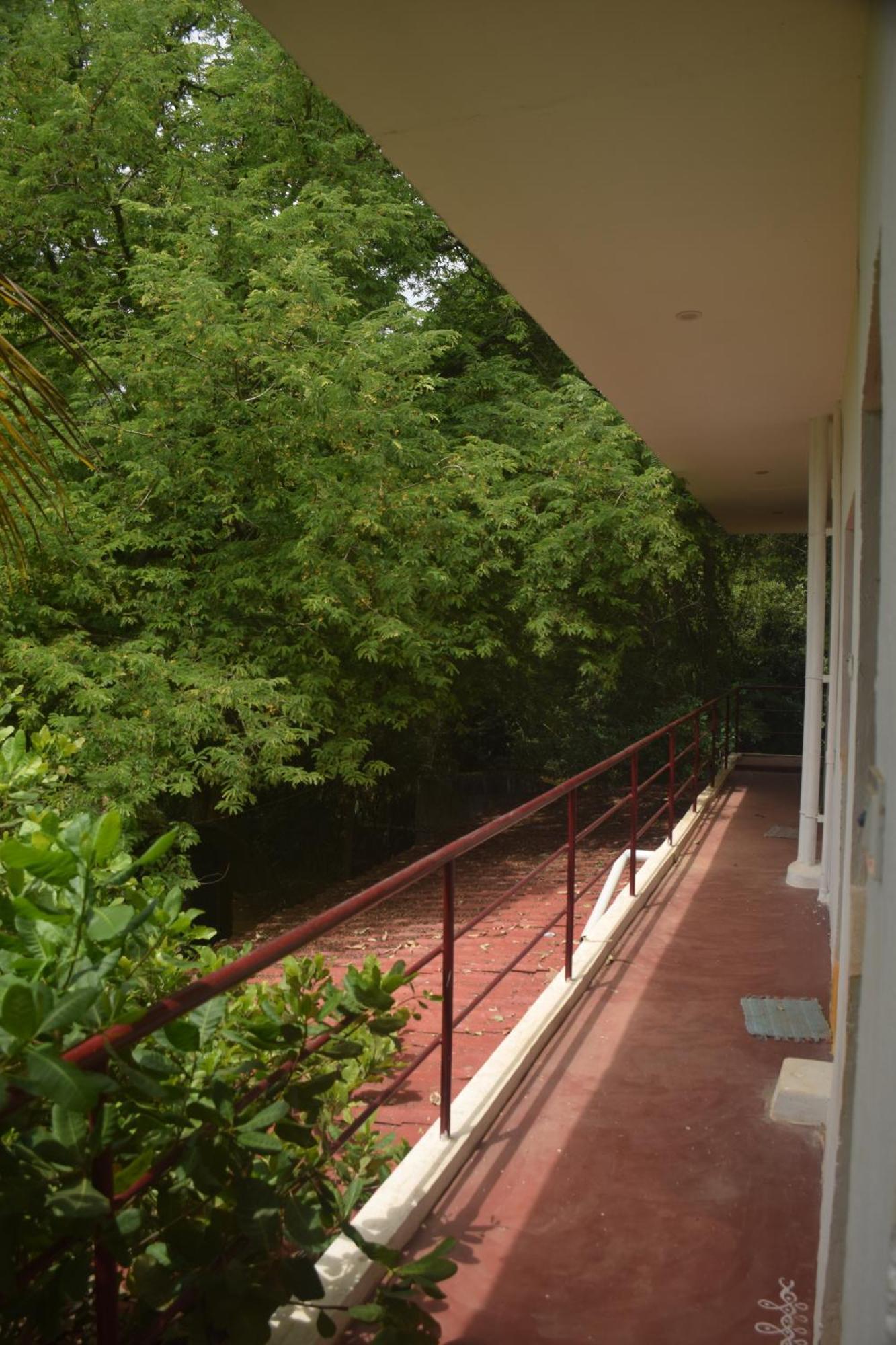 Travellers Crib Hotel Auroville Buitenkant foto