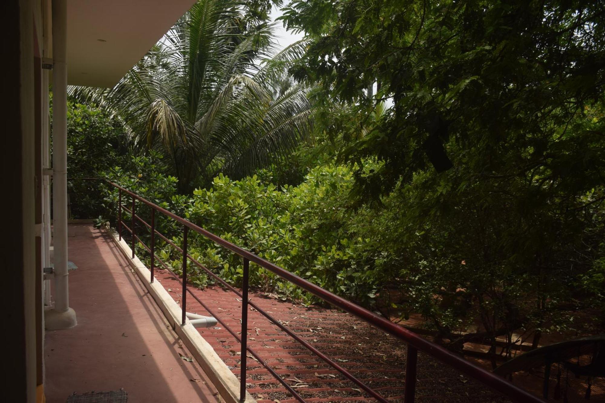 Travellers Crib Hotel Auroville Buitenkant foto