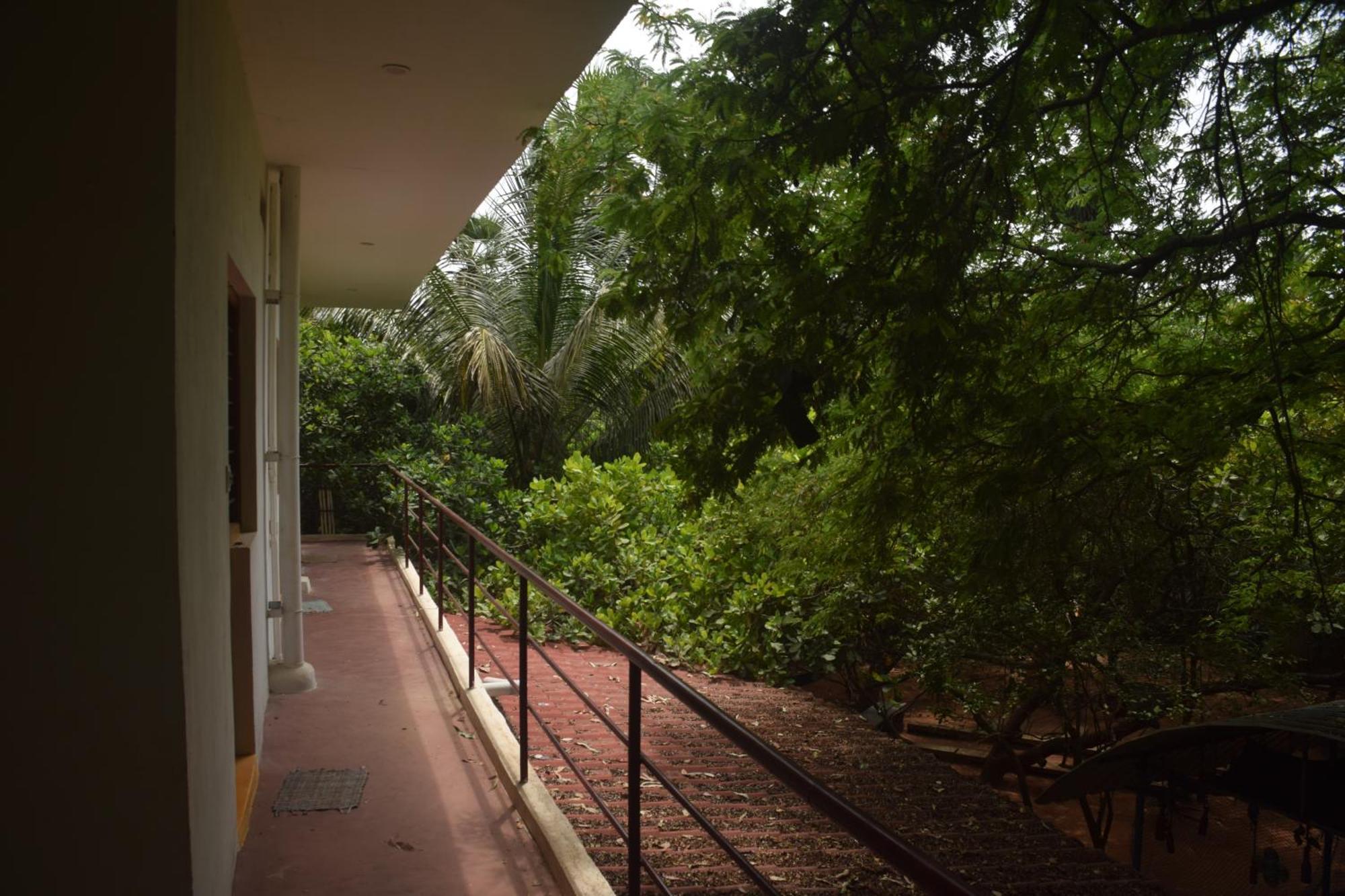 Travellers Crib Hotel Auroville Buitenkant foto