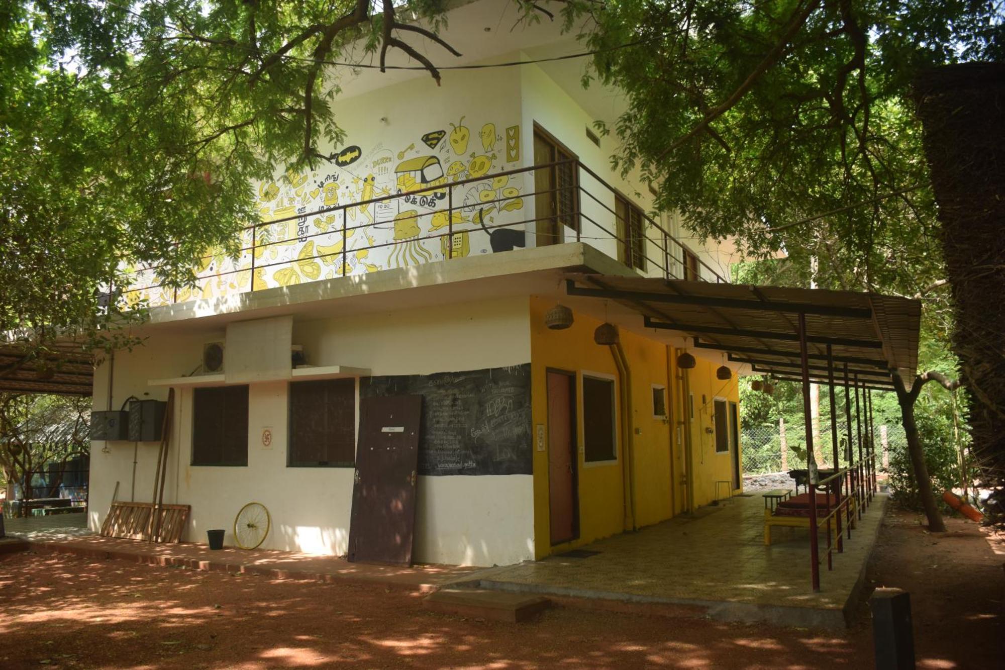 Travellers Crib Hotel Auroville Buitenkant foto